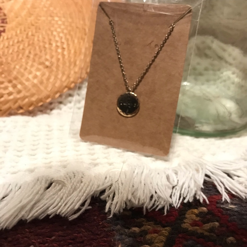Compass necklace - Picture 4 of 4